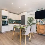 Home2Book Stylish Tropical Apt Terrace & Pool