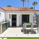 Central Bungalow With Communal Pool In Maspalomas