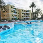 Beach Lovers Home From Home Heated Pool