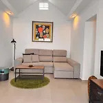 Yumbo Rainbow Homes A