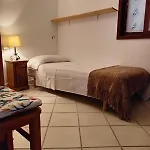 Una Casa, Il Sole E Il Mare, Un Paradiso