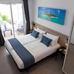 Villa Palm Breeze