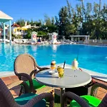 Bungalows Cordial Green Golf