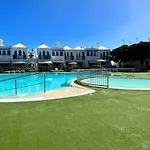 Sunny Poolview Bungalow In Maspalomas