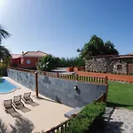 Villa Canary Wave