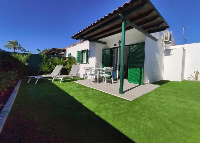 Private Bungalow A 200 Meters To Yumbo Center