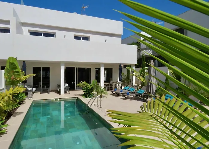 Villa Palm Breeze