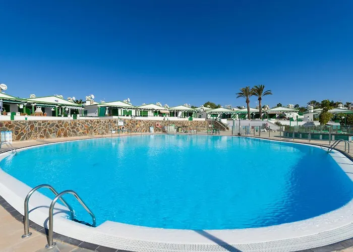 Homeforguest Bungalow Vista Golf Con Terraza Y Piscina