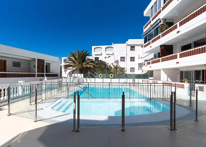 Home2Book Stylish Tropical Apt Terrace & Pool