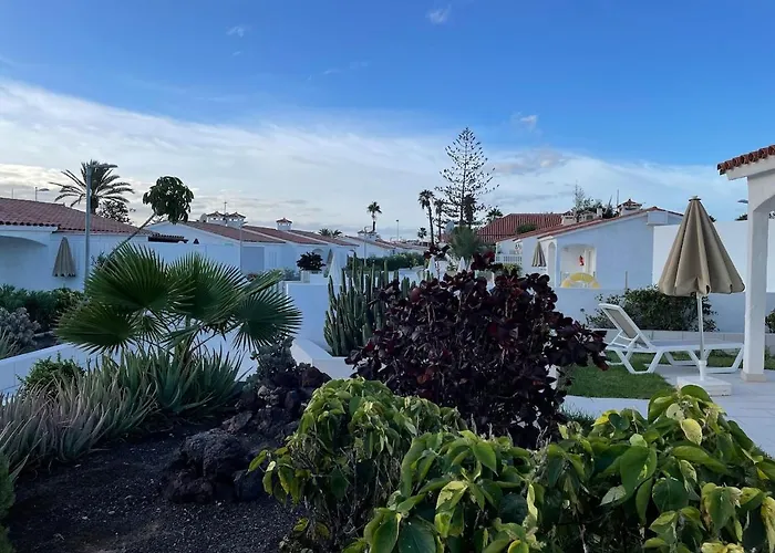 Una Casa, Il Sole E Il Mare, Un Paradiso