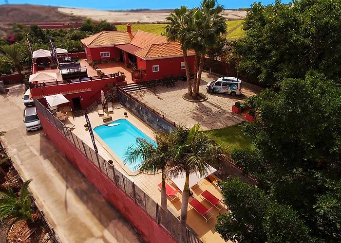 Villa Canary Wave