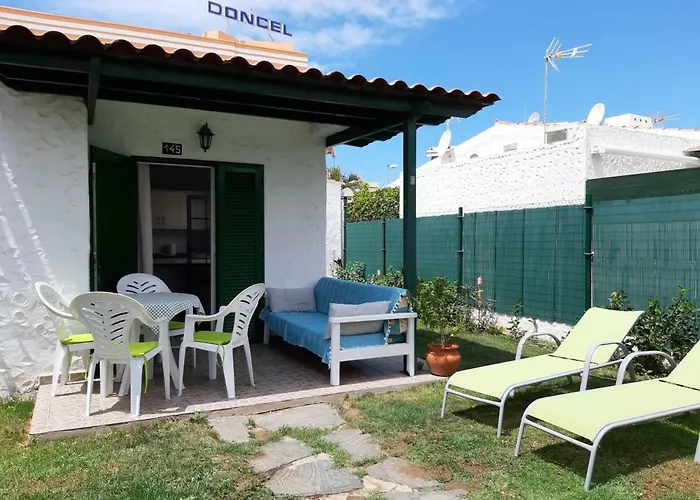 Bungalow With Private Garden Nex To Yumbo Center