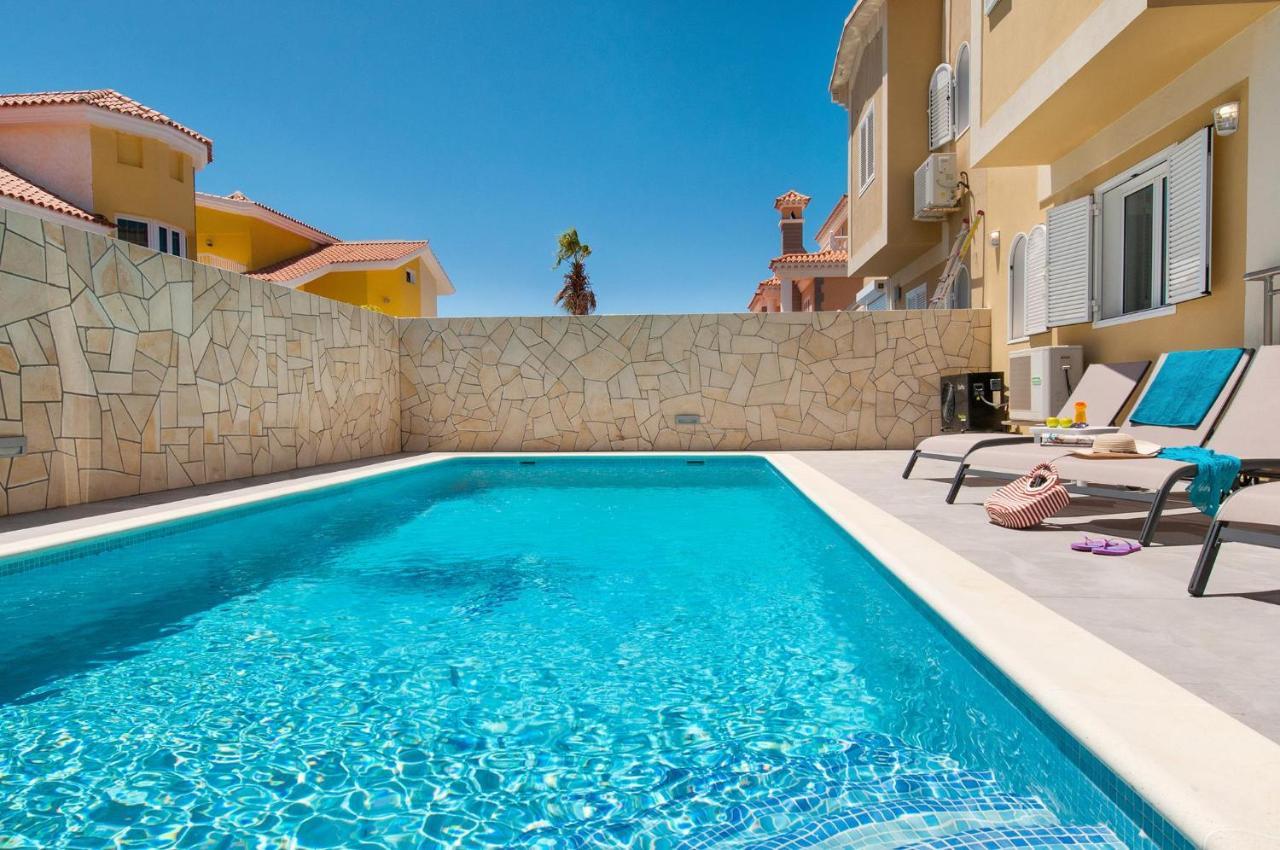 Curie With Pool By Villagrancanaria
