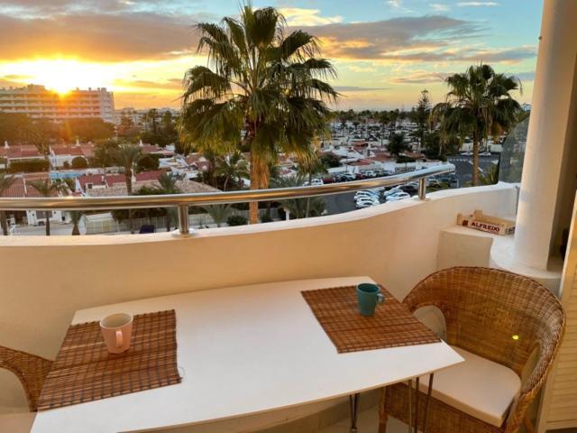 Apartment Lovely With A Sunny Large Balcony