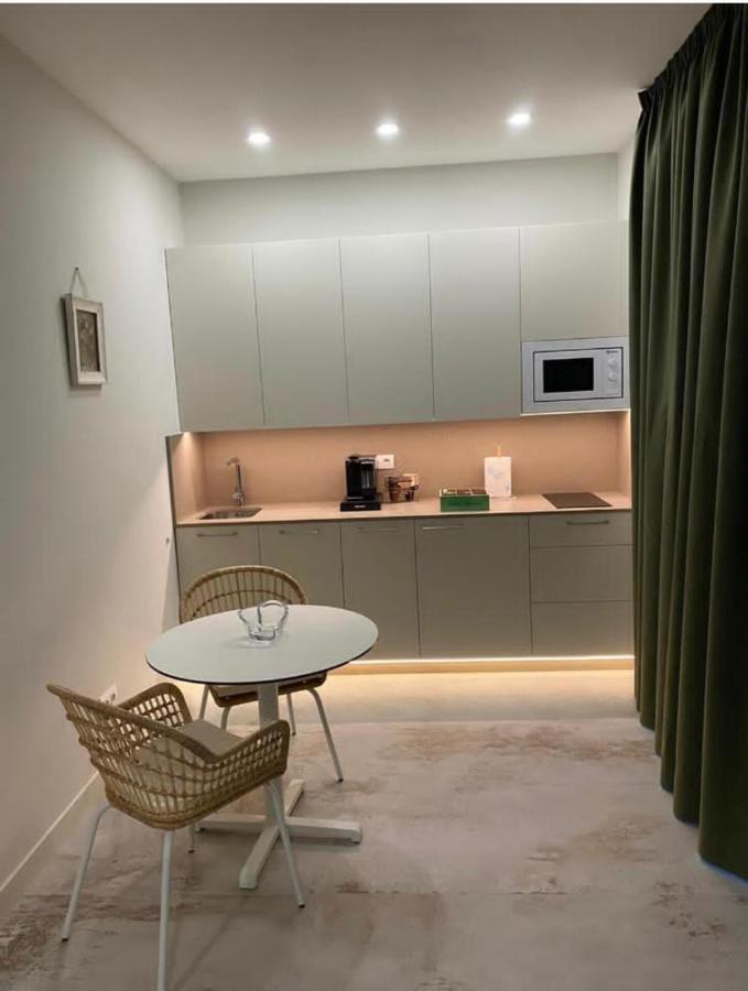 Palm Tree By Villa Soleros Gay Friendly Adult Only Apartment