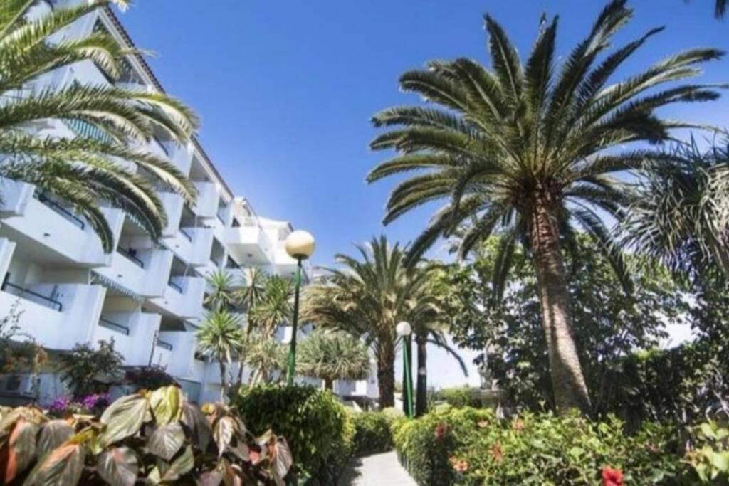Surycan, Beautiful In Maspalomas