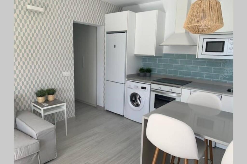 Renovated 2 Bedroom Bungalow In Playa Del Ingles *