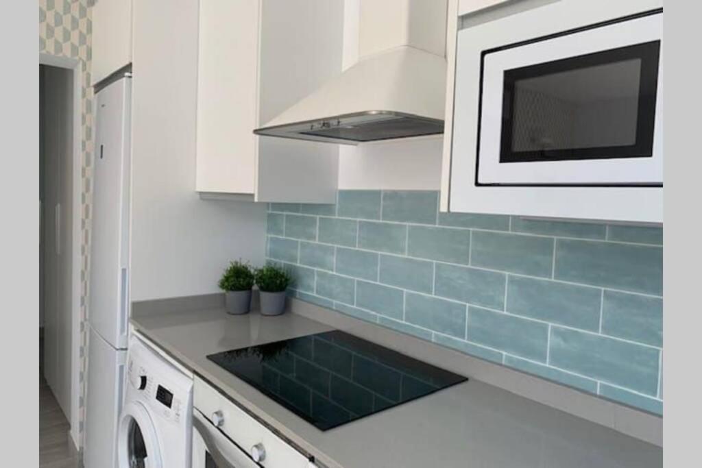Сasa de vacaciones Renovated 2 Bedroom Bungalow In Playa Del Inglés *