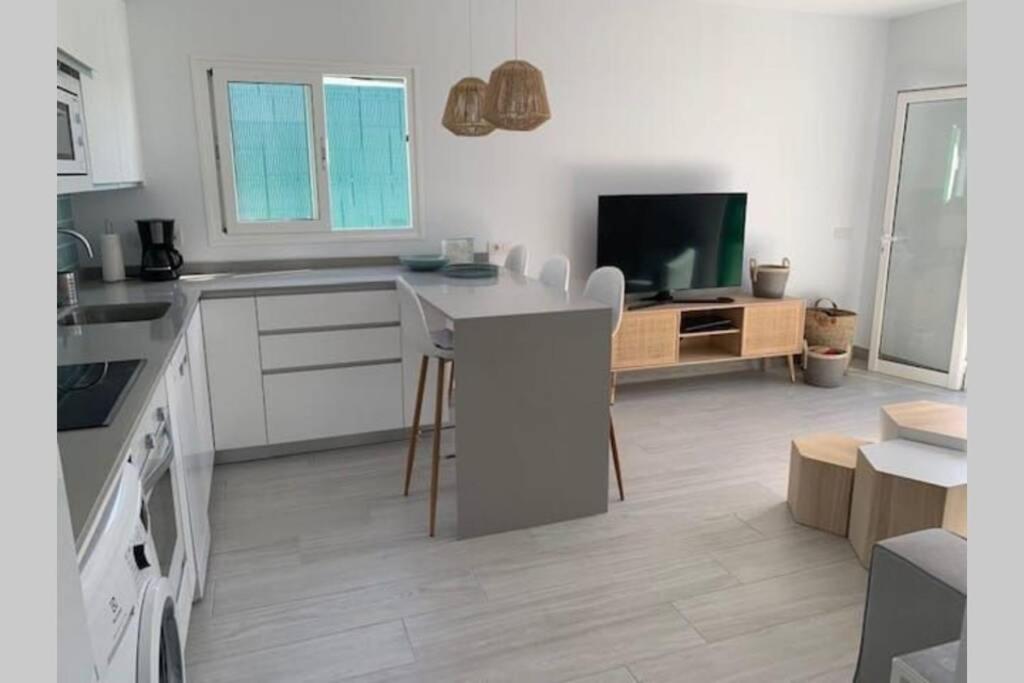 Renovated 2 Bedroom Bungalow In Playa Del Ingles Loma-asunnot