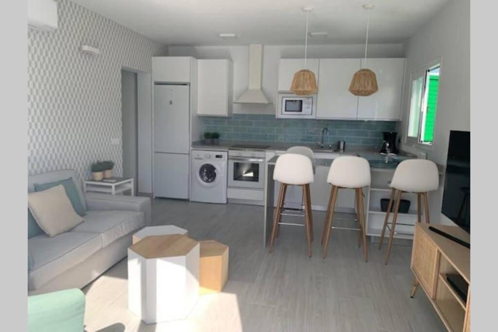 Сasa de vacaciones Renovated 2 Bedroom Bungalow In Playa Del Inglés
