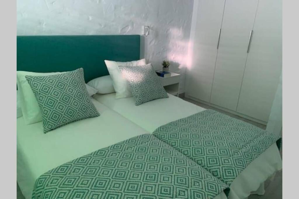 Renovated 2 Bedroom Bungalow In Playa Del Ingles Loma-asunnot *