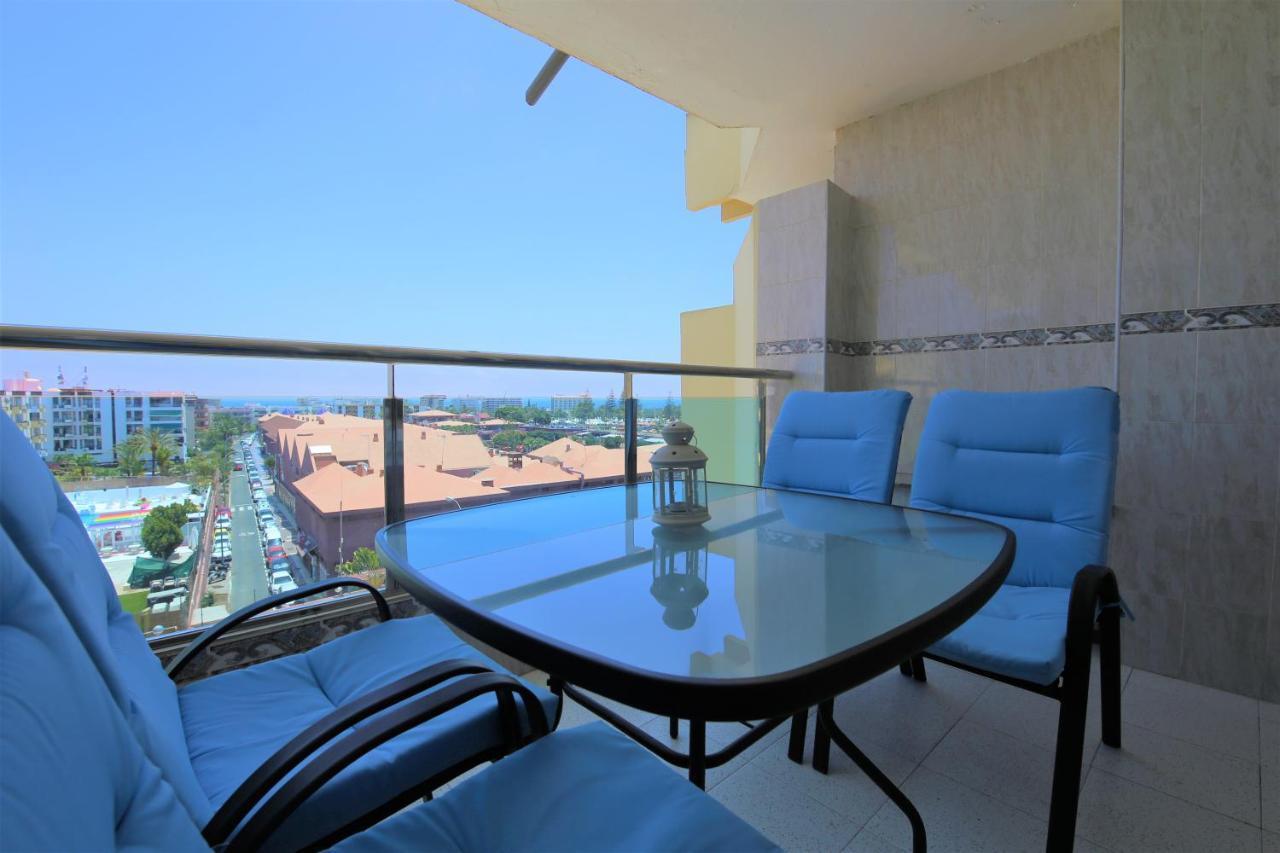 Overlooking Yumbo Centre With Heated Pool Apartament