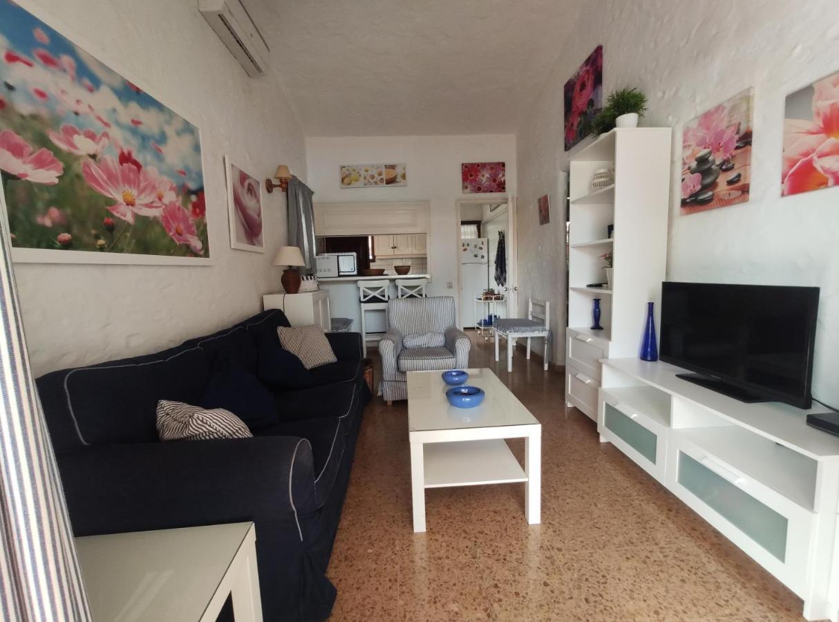 Holiday home Lovely 2 Bedroom With Parking *