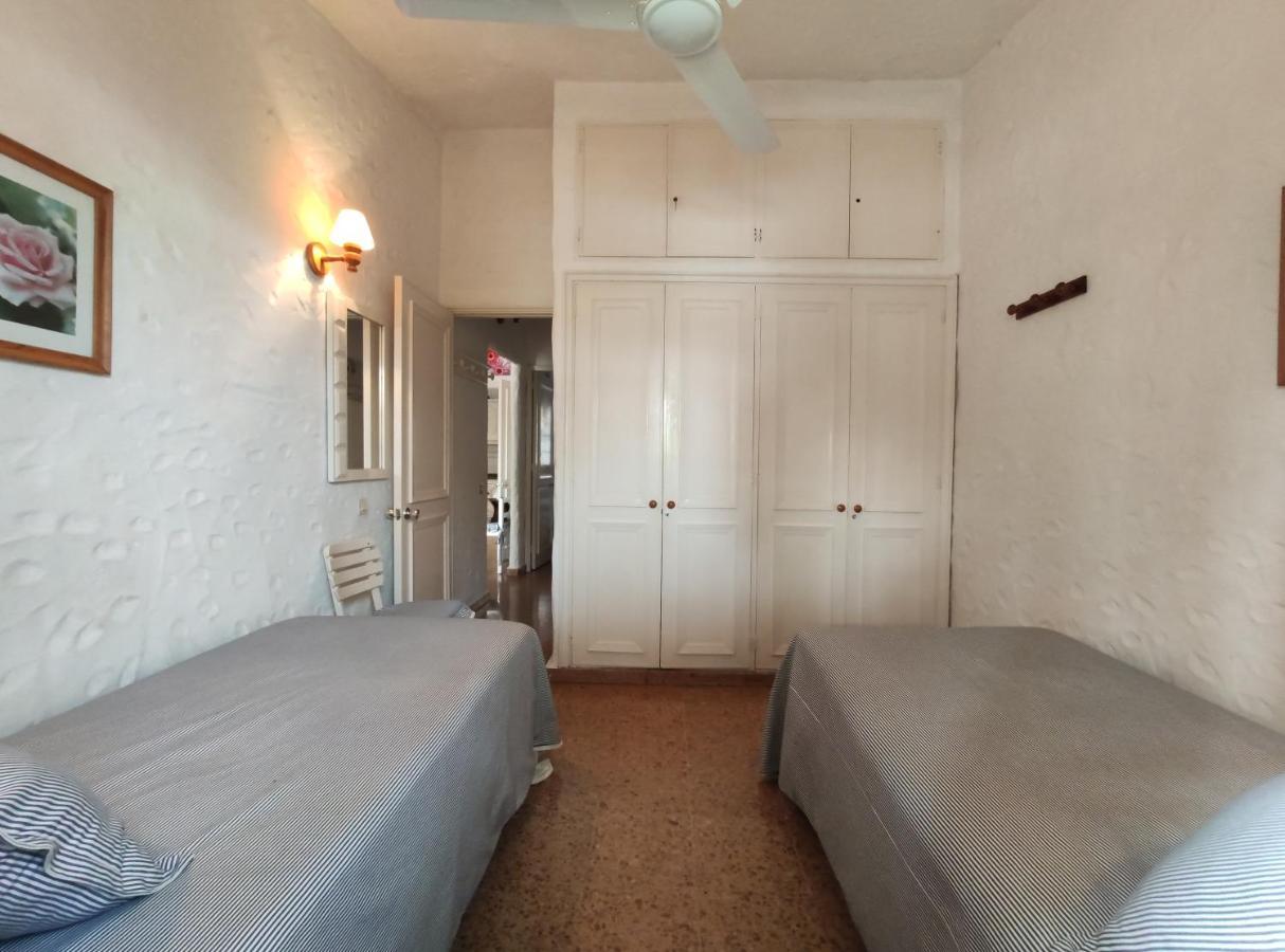Lovely 2 Bedroom With Parking *
