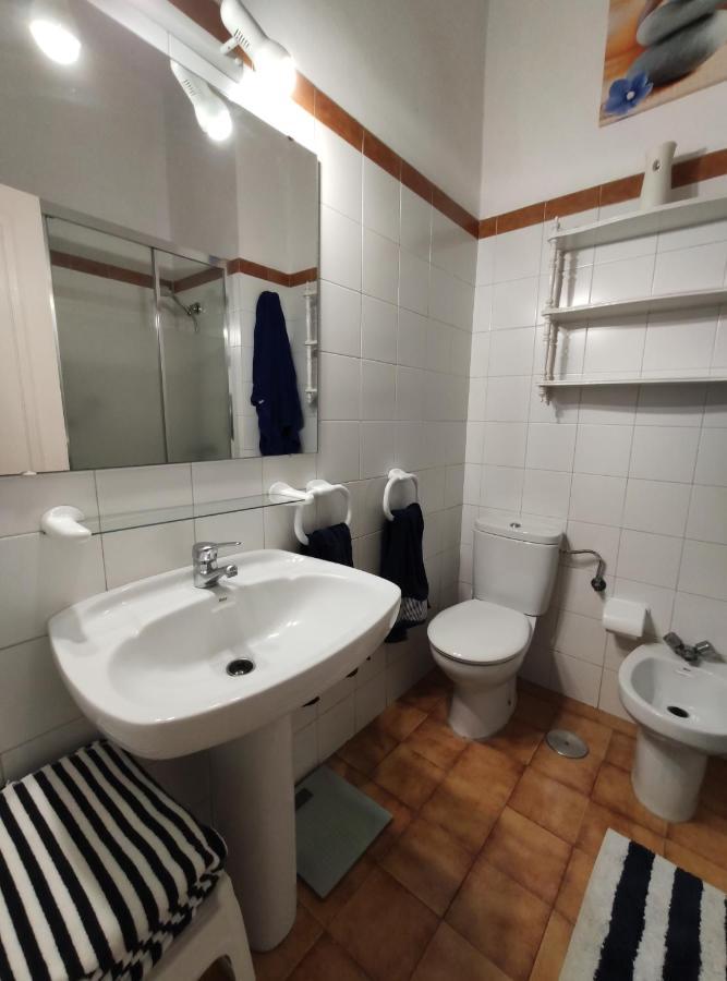 Holiday home Lovely 2 Bedroom With Parking *