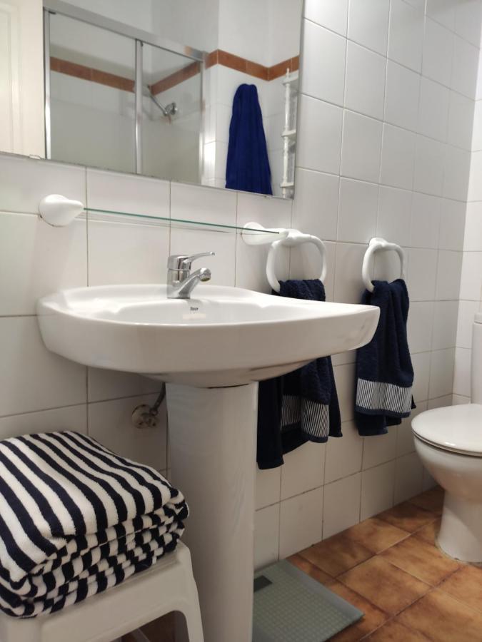 Holiday home Lovely 2 Bedroom With Parking *