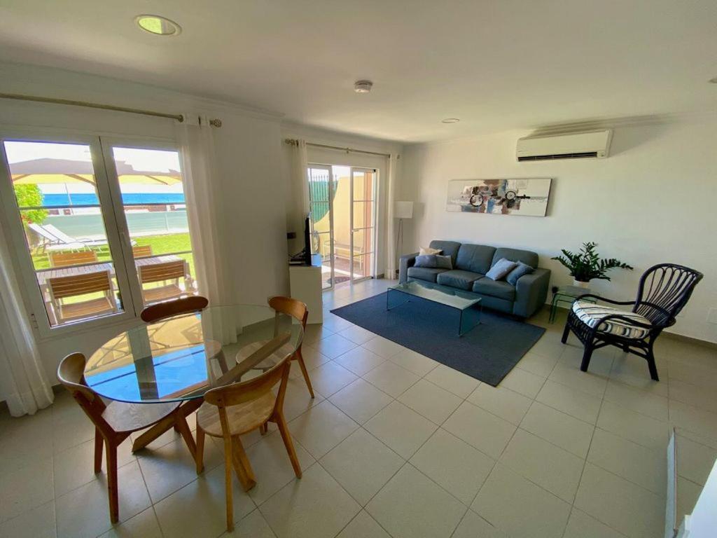 Santa Ana Suites 24 *