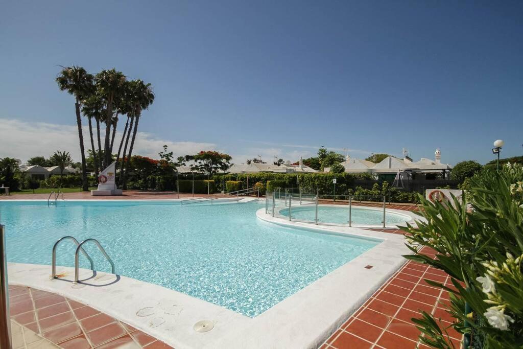 Apartment Cozy & Modern W/private Garden Bbq+wifi *