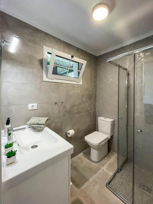 Cozy & Modern W/private Garden Bbq+wifi