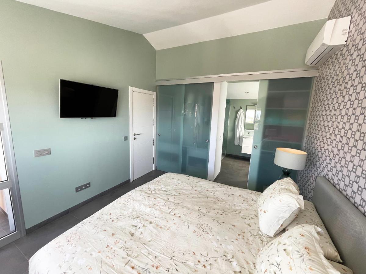 Luxury Morelli With Seaview & Heated Pool *