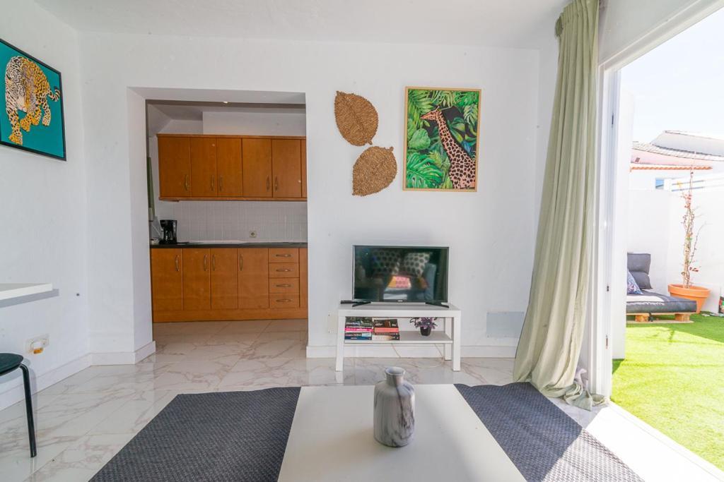 Deluxe Duplex Private Parking Apartment