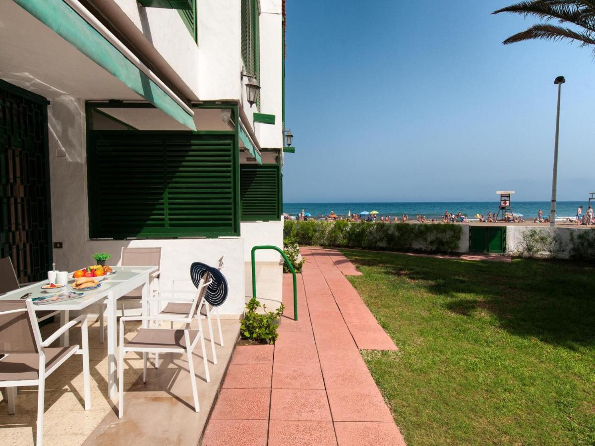 Beachfront Burras Fa03 *