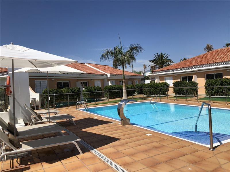 Hotel Leones