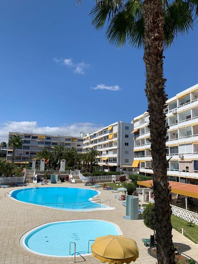 Sunny Holidays Apartament *