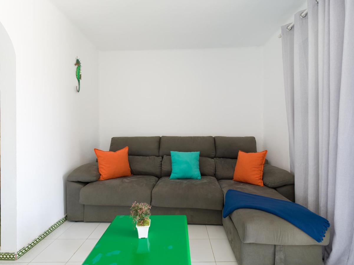 Homeforguest Bungalow Vista Golf Con Terraza Y Piscina Ferienhaus