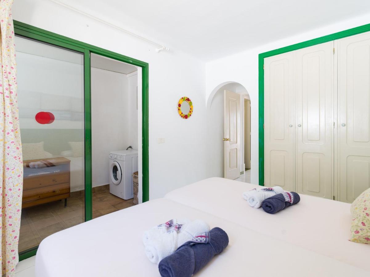 Ferienhaus Homeforguest Bungalow Vista Golf Con Terraza Y Piscina *