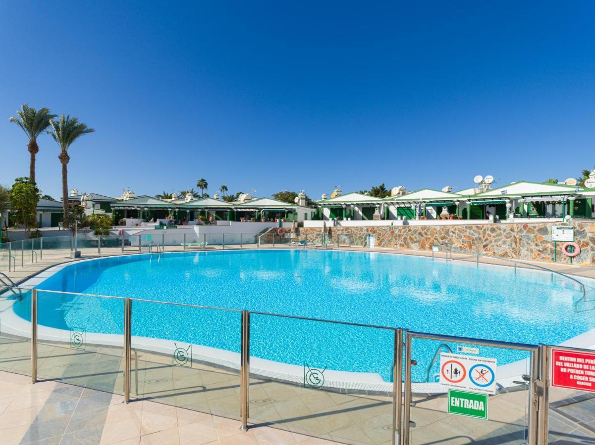 Homeforguest Bungalow Vista Golf Con Terraza Y Piscina Ferienhaus *
