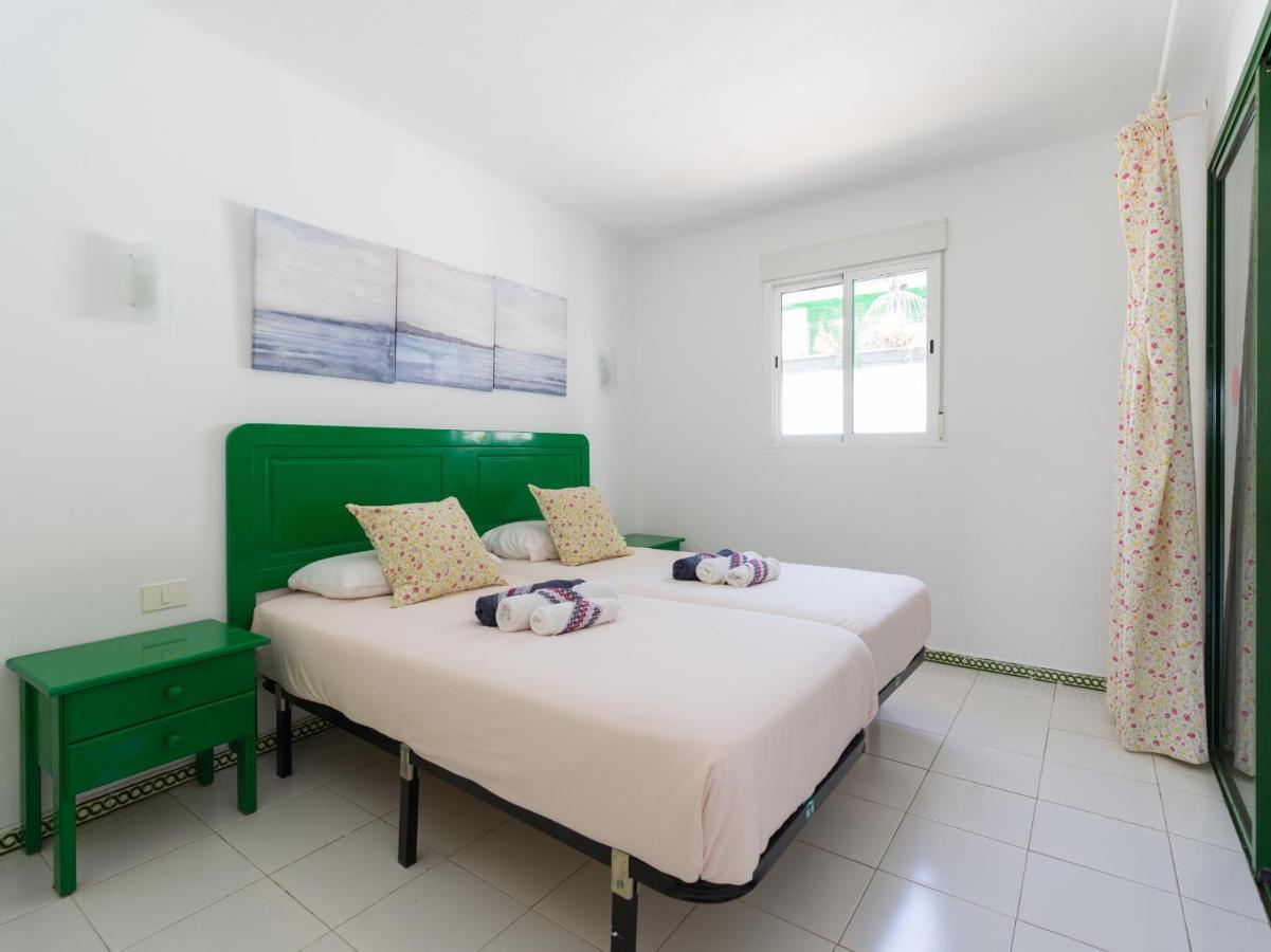 Homeforguest Bungalow Vista Golf Con Terraza Y Piscina Ferienhaus