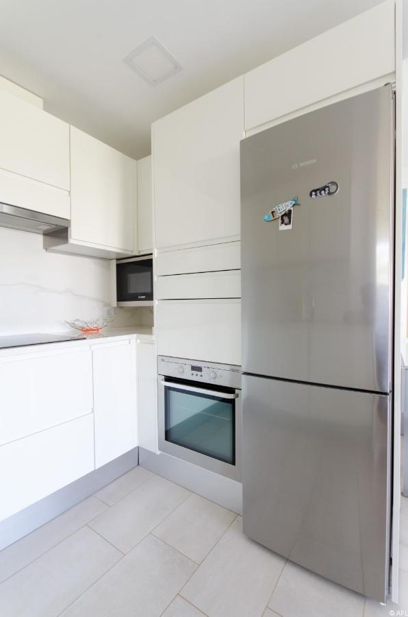 Apartment With Direct Sea Promenade Access