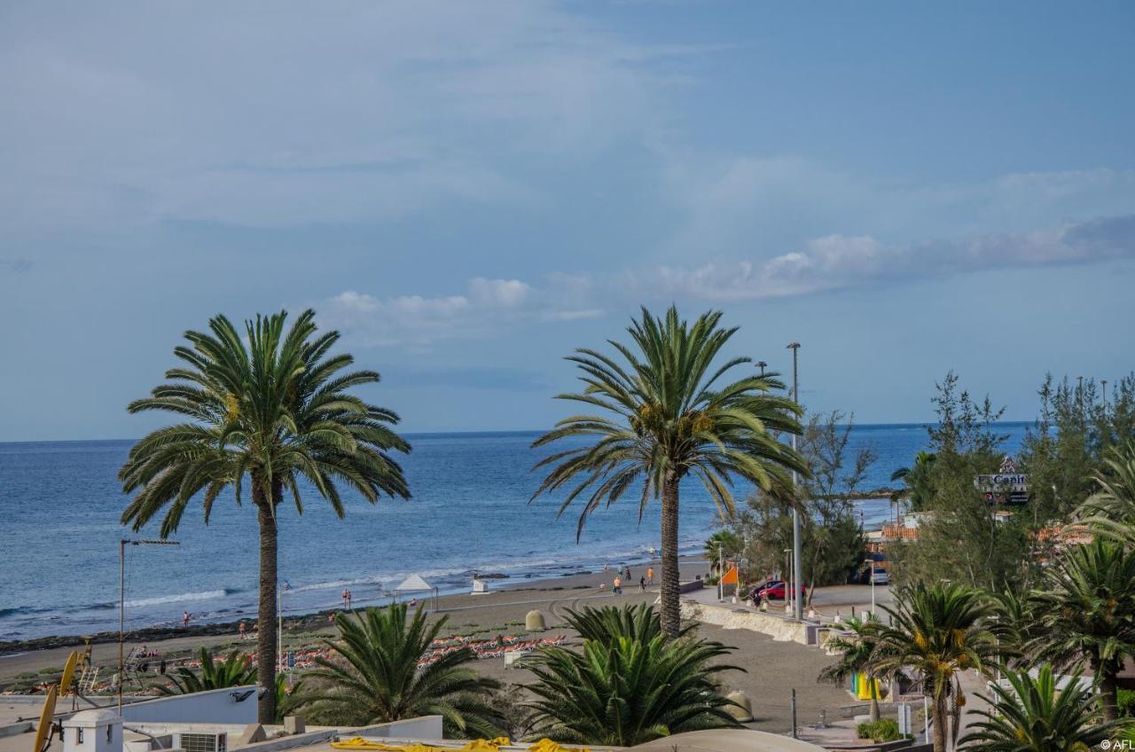 With Direct Sea Promenade Access