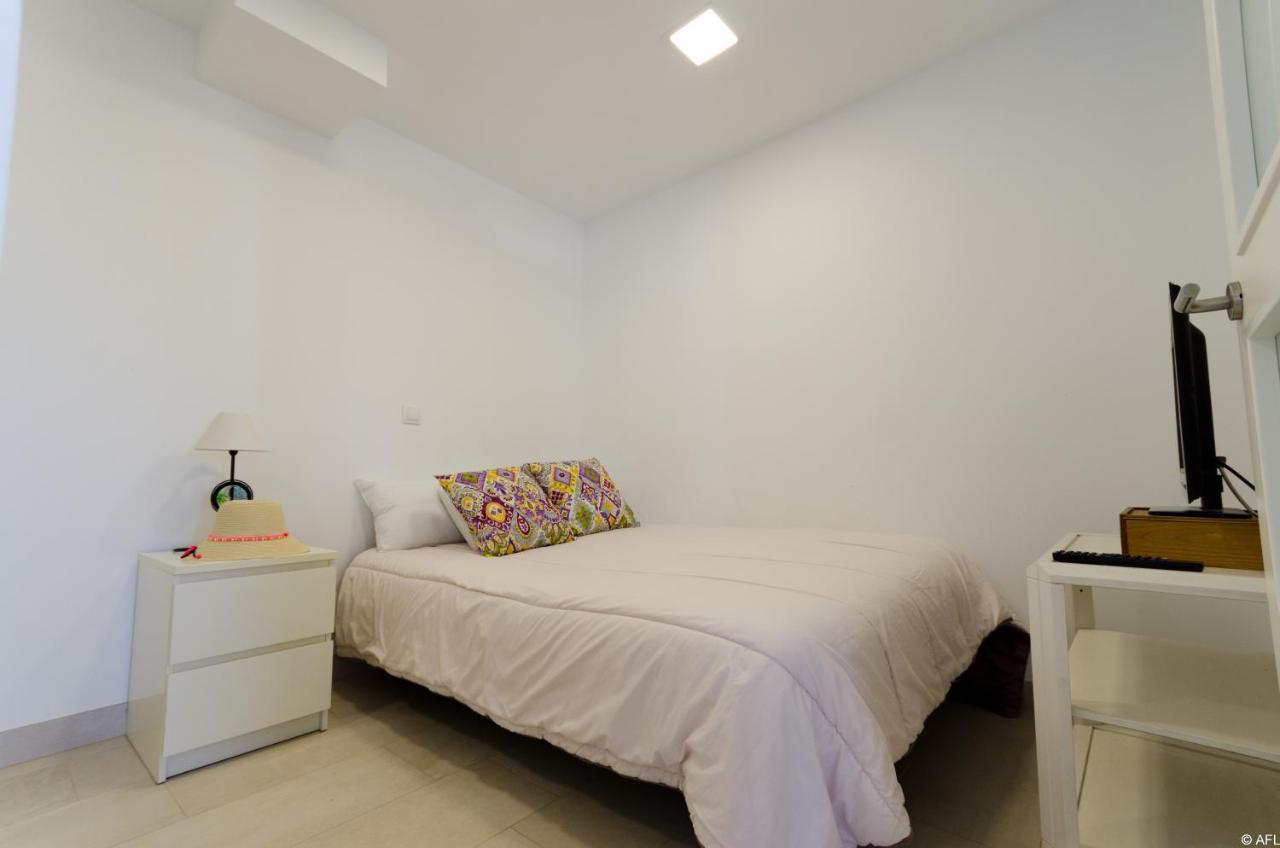 With Direct Sea Promenade Access Apartment