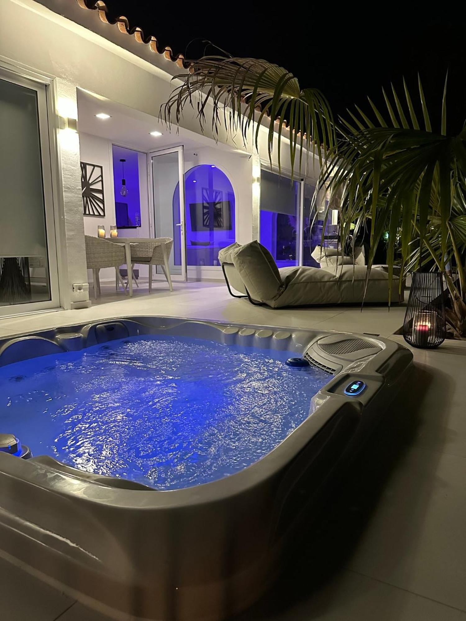 Sun Club P65 Premium Holiday home