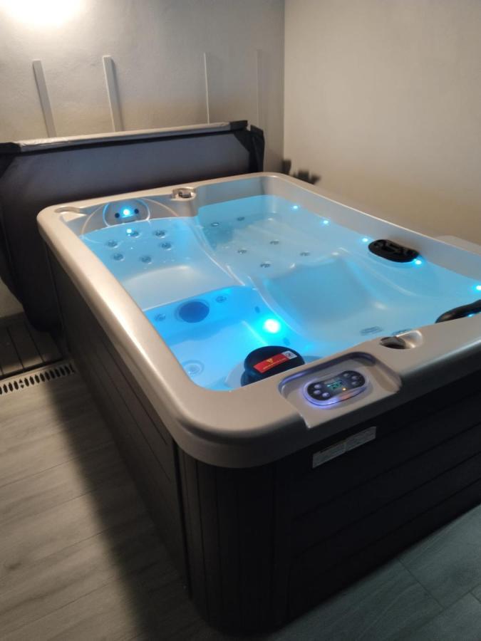 Luxury With Privacy And Jacuzzi Chalet *
