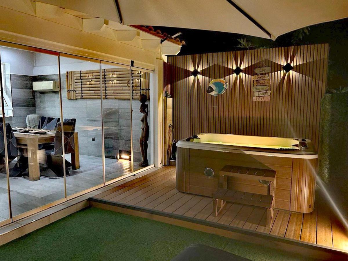 Afrika Con Jacuzzi