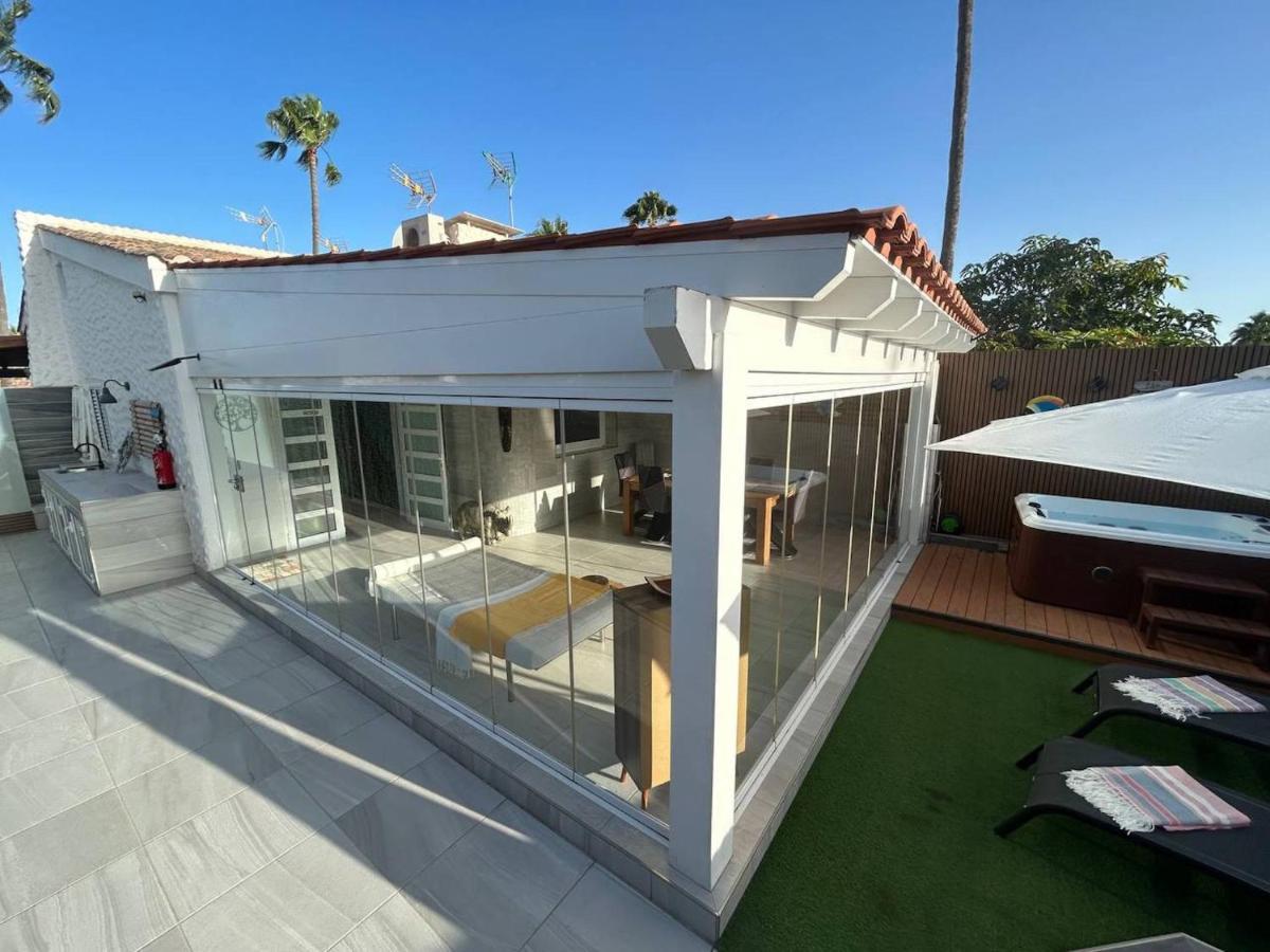Holiday home Afrika Con Jacuzzi *