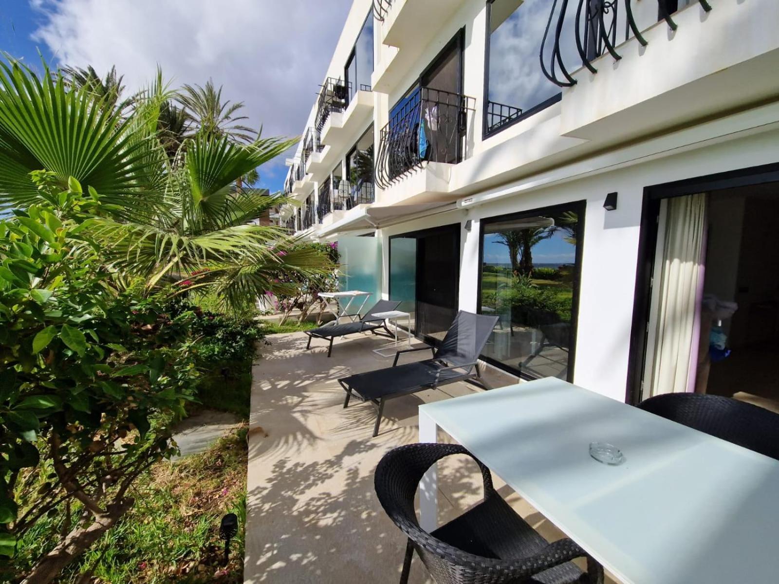 Monte Del Moro Sea Front View Apartamento *